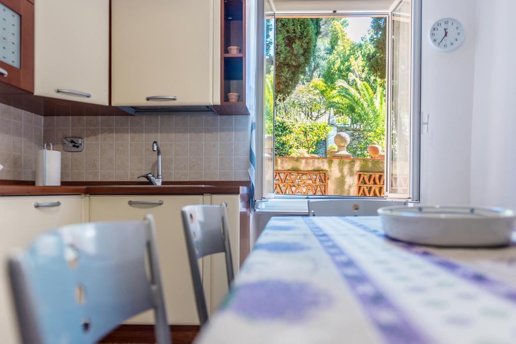 Casa Castelletto Apartment ฟีนาเลลีกูเร ภายนอก รูปภาพ